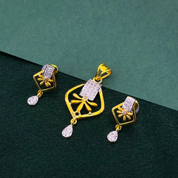 22k Fancy Diamond Flower Design Pendant Set by 